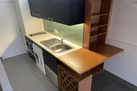 Photo of property in Urbane Apartments, 27/29 Webb Street, Mount Cook, Wellington, 6011