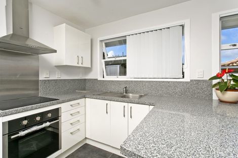 Photo of property in 1/223 Eskdale Road, Birkenhead, Auckland, 0626