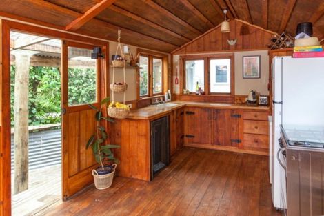 Photo of property in 10 Widdison Place, Whangamata, 3691