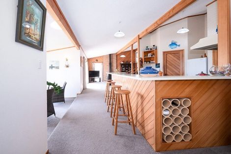 Photo of property in 5 Puketiro Place, Paihia, 0200