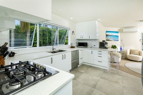 Photo of property in 2/5a Galaxy Drive, Mairangi Bay, Auckland, 0630