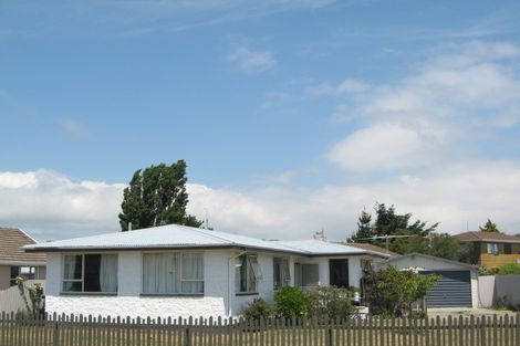 Photo of property in 16 Woodlands Place, Aranui, Christchurch, 8061