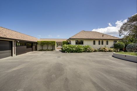Photo of property in 44 Busby Hill, Havelock North, 4130