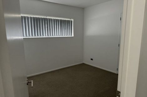 Photo of property in 30 Midhurst Avenue, Henderson, Auckland, 0612