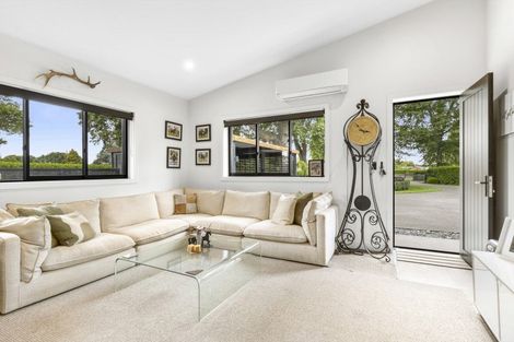 Photo of property in 1/347 Racecourse Road, Cambridge, 3493