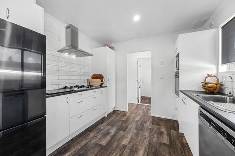 Photo of property in 4 Puketotara Street, Highlands Park, New Plymouth, 4312