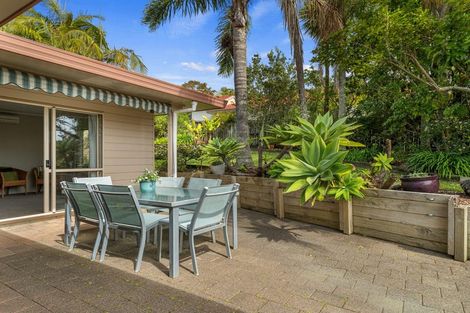 Photo of property in 46 Unsworth Drive, Unsworth Heights, Auckland, 0632