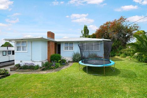Photo of property in 7 Kelwyn Road, Kelston, Auckland, 0602