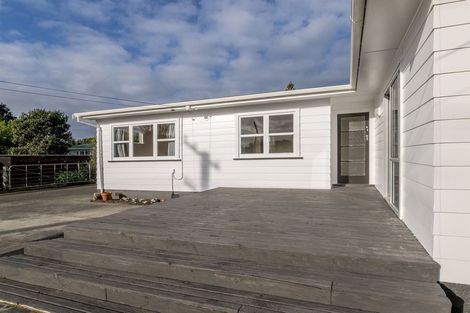 Photo of property in 10 Ngaio Street, Otaki Beach, Otaki, 5512