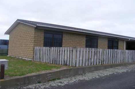 Photo of property in 2 Kowhai Court, Foxton Beach, Foxton, 4815