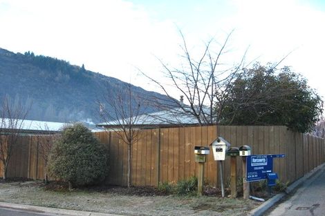 Photo of property in 10 Daveys Place, Arrowtown, 9302
