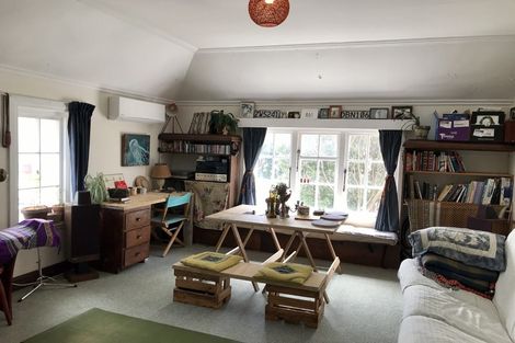 Photo of property in 42b Apu Crescent, Lyall Bay, Wellington, 6022