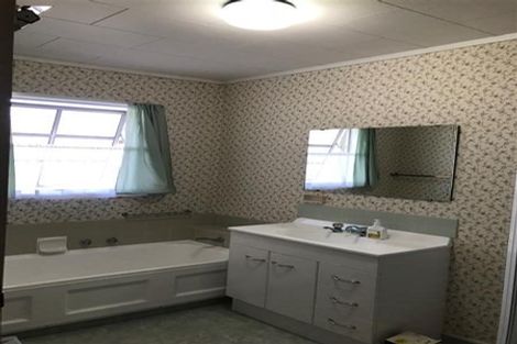 Photo of property in 8 Bennelong Place, Havelock North, 4130