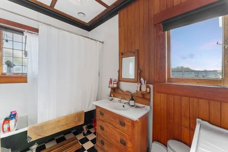 Photo of property in 68 Whiteley Street, Moturoa, New Plymouth, 4310