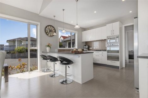 Photo of property in 18 Kahurangi Heights, Aotea, Porirua, 5024