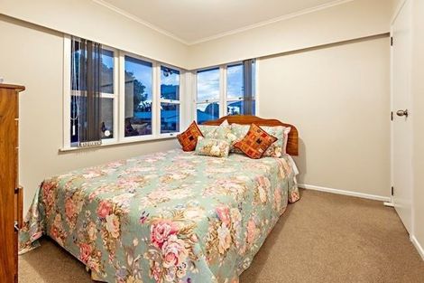 Photo of property in 142 Russell Road, Manurewa, Auckland, 2102