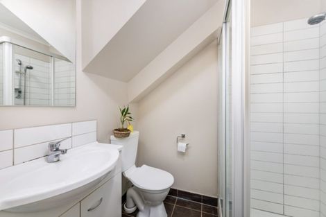 Photo of property in St Claire Village, 5/172 Mcleod Road, Te Atatu South, Auckland, 0610