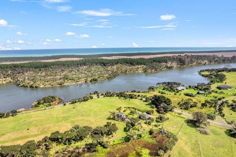 Photo of property in 487 Wilson Road, South Head, Helensville, 0874