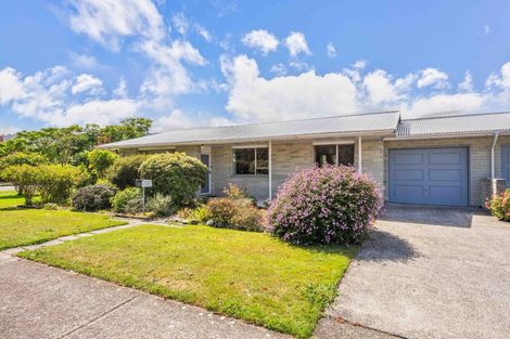 Photo of property in 2 Paretai Grove, Waikanae, 5036