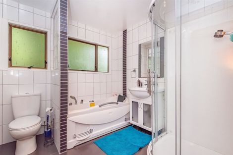 Photo of property in 5 Houston Place, Bayview, Auckland, 0629