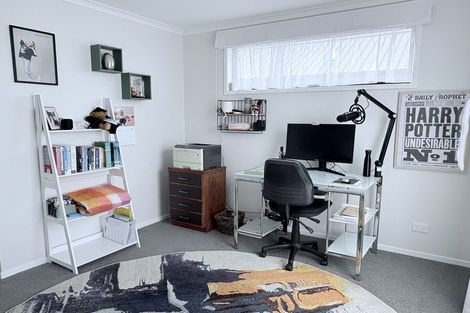 Photo of property in 12a Discovery Place, Marfell, New Plymouth, 4310