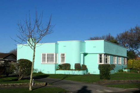 Photo of property in 11 Savage Crescent, West End, Palmerston North, 4412