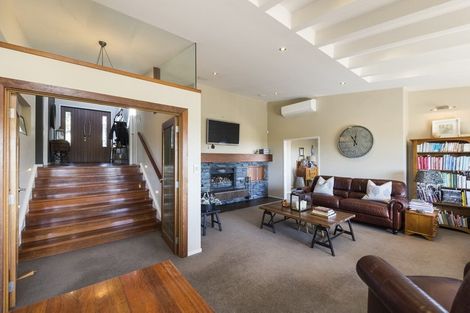 Photo of property in 51 Ruapehu Drive, Fitzherbert, Palmerston North, 4410