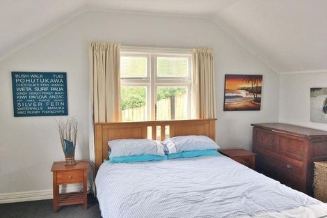 Photo of property in 17 Queen Street, Brighton, Dunedin, 9035