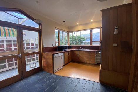 Photo of property in 8 Hawker Street, Mount Victoria, Wellington, 6011