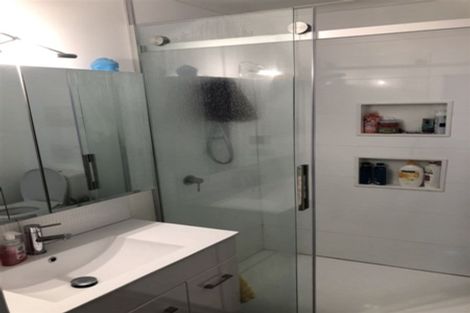 Photo of property in 11a Rogers Avenue, Eastern Beach, Auckland, 2012