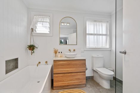 Photo of property in 14 Adams Place, Te Kamo, Whangarei, 0112