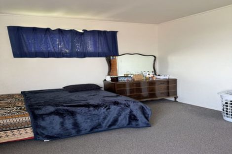 Photo of property in 17 Edgeworth Road, Glenfield, Auckland, 0629
