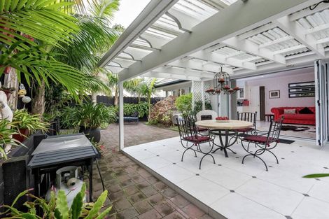 Photo of property in 16 Casabella Court, Northpark, Auckland, 2013