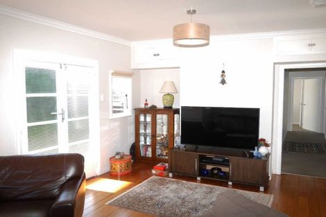 Photo of property in 41a Tiromoana Road, Raumati South, Paraparaumu, 5032