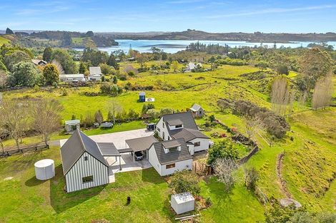 Photo of property in 70 Edmonds Road, Kerikeri, 0293