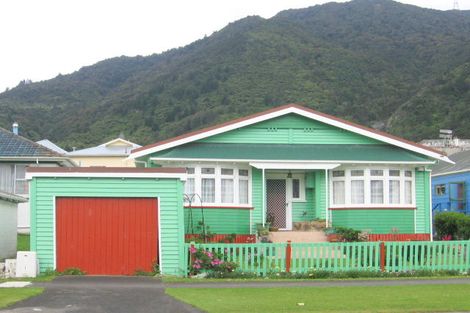 Photo of property in 74 Rewi Street, Te Aroha, 3320