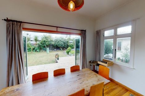 Photo of property in 6 Taranaki Street, Saint Johns Hill, Whanganui, 4501