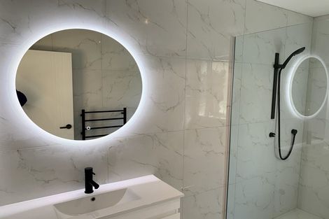 Photo of property in 11 San Ambrosio Rise, Henderson, Auckland, 0612