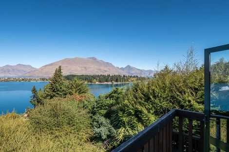 Photo of property in 16 Maxwell Place, Queenstown, 9300