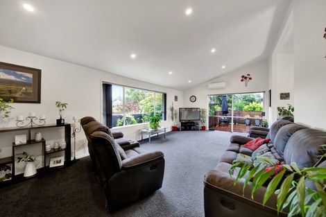 Photo of property in 3 La Salle Drive, Westown, New Plymouth, 4310