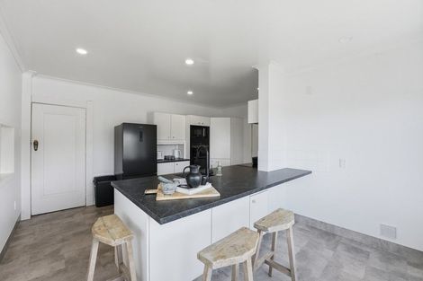 Photo of property in 6 Ridge Lane, New Plymouth, 4310