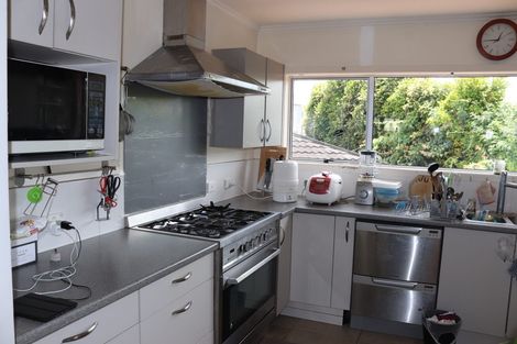 Photo of property in 1/44 College Road, Northcote, Auckland, 0627