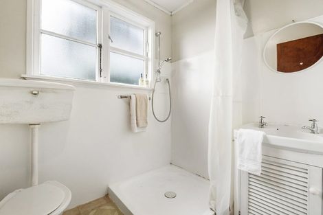 Photo of property in 6 Moa Street, Belmont, Auckland, 0622