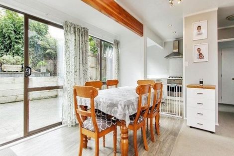 Photo of property in 1/16 Sylvan Crescent, Te Atatu South, Auckland, 0610