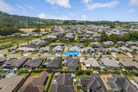 Photo of property in 17 Larmer Drive, Kumeu, 0810