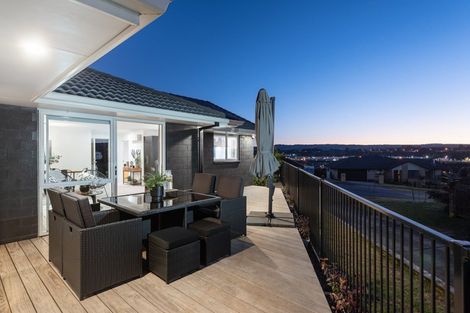 Photo of property in 3 Carex Close, Pyes Pa, Tauranga, 3112