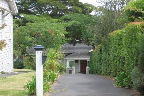 Photo of property in 19 Glen Road, Stanley Point, Auckland, 0624