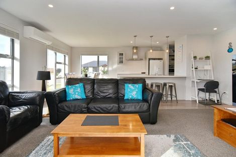 Photo of property in 2 Grasmere Close, Rangiora, 7400