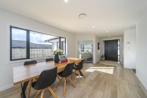 Photo of property in 21 Silicon Way, Fitzherbert, Palmerston North, 4410