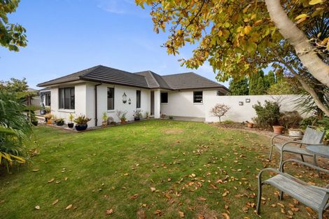 Photo of property in 15 Pinotage Drive, Greenmeadows, Napier, 4112